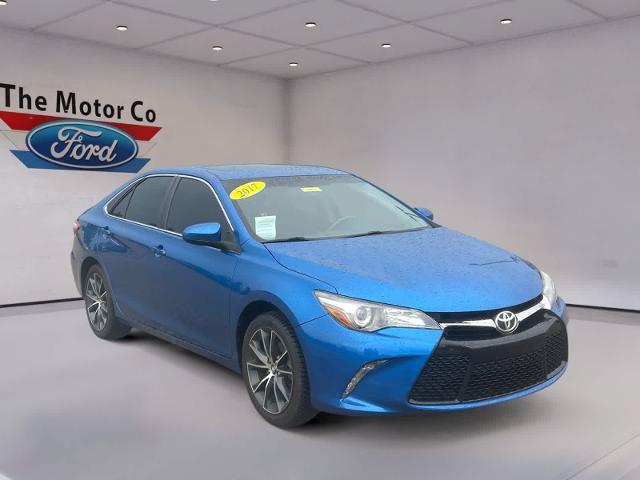 Used 2017 Toyota Camry XSE w/ Moonroof Package FWD image 3
