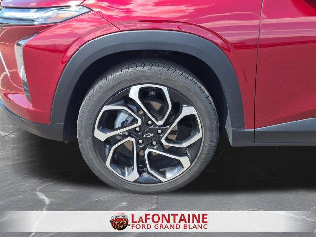 Used 2024 Chevrolet Trax RS FWD image 31