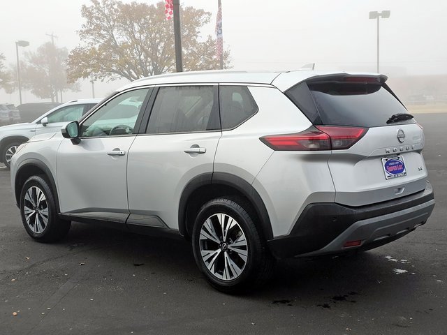 Used 2023 Nissan Rogue SV w/ SV Premium B Package image 16