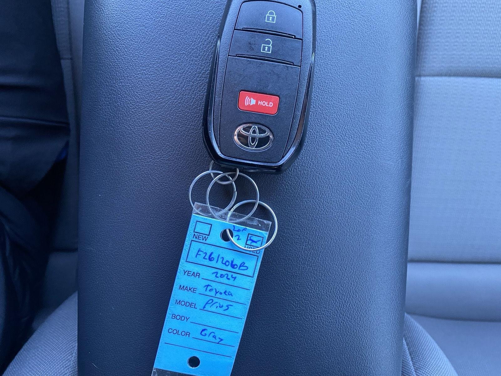 Used 2024 Toyota Prius LE AWD/4WD image 19