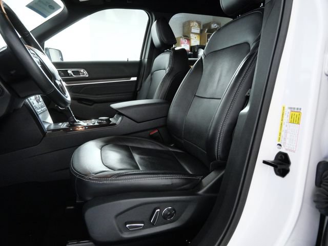 Certified 2018 Ford Explorer Limited w/ Equipment Group 301A AWD/4WD image 13