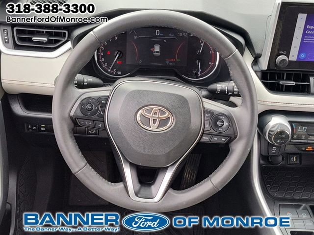 Used 2023 Toyota RAV4 XLE Premium FWD image 19
