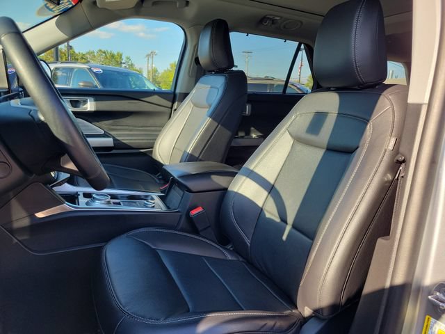 Certified 2023 Ford Explorer Limited w/ Limited Technology Package AWD/4WD image 9