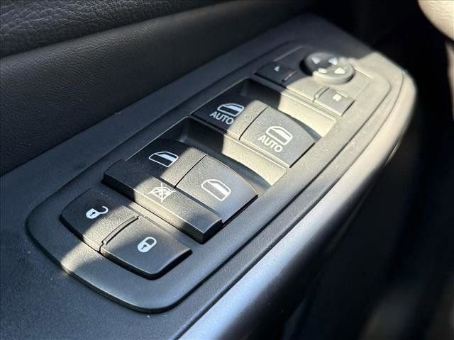 Used 2020 Jeep Cherokee Limited image 17