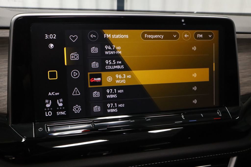 Used 2024 Volkswagen Atlas SEL AWD/4WD image 9