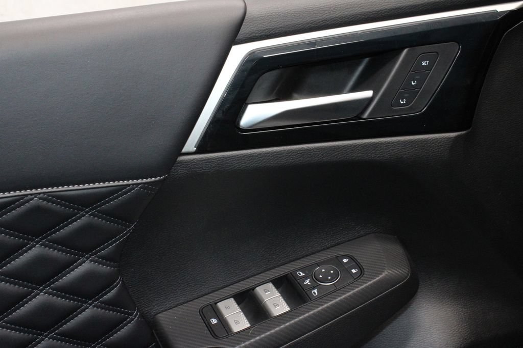 Used 2023 Mitsubishi Outlander SEL AWD/4WD image 24