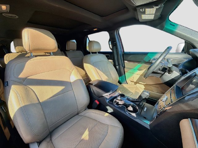 Certified 2017 Ford Explorer Limited FWD image 17