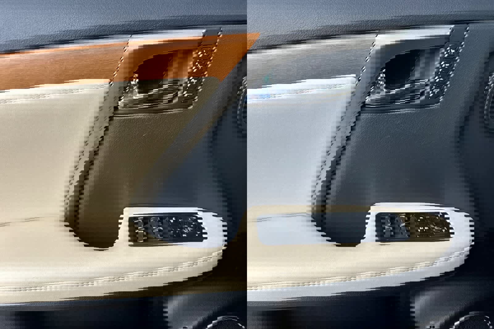 Used 2022 Lexus RX 450h AWD w/ Premium Package image 12