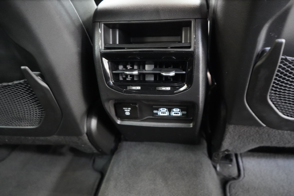 Used 2022 Jeep Grand Cherokee Altitude AWD/4WD image 24