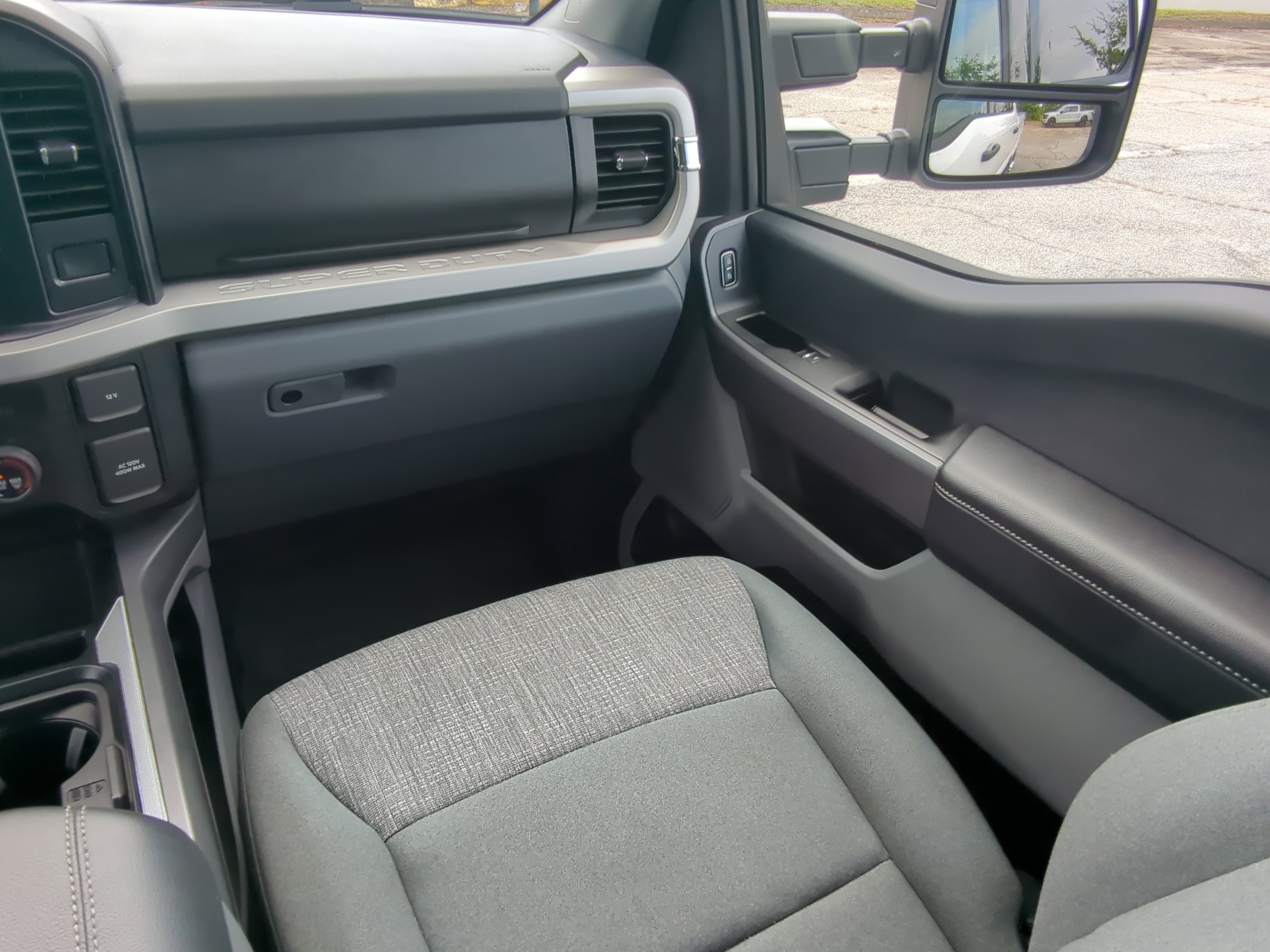Certified 2025 Ford F250 XLT AWD/4WD image 15