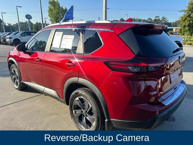 Used 2024 Nissan Rogue SV w/ SV Premium Package FWD image 4