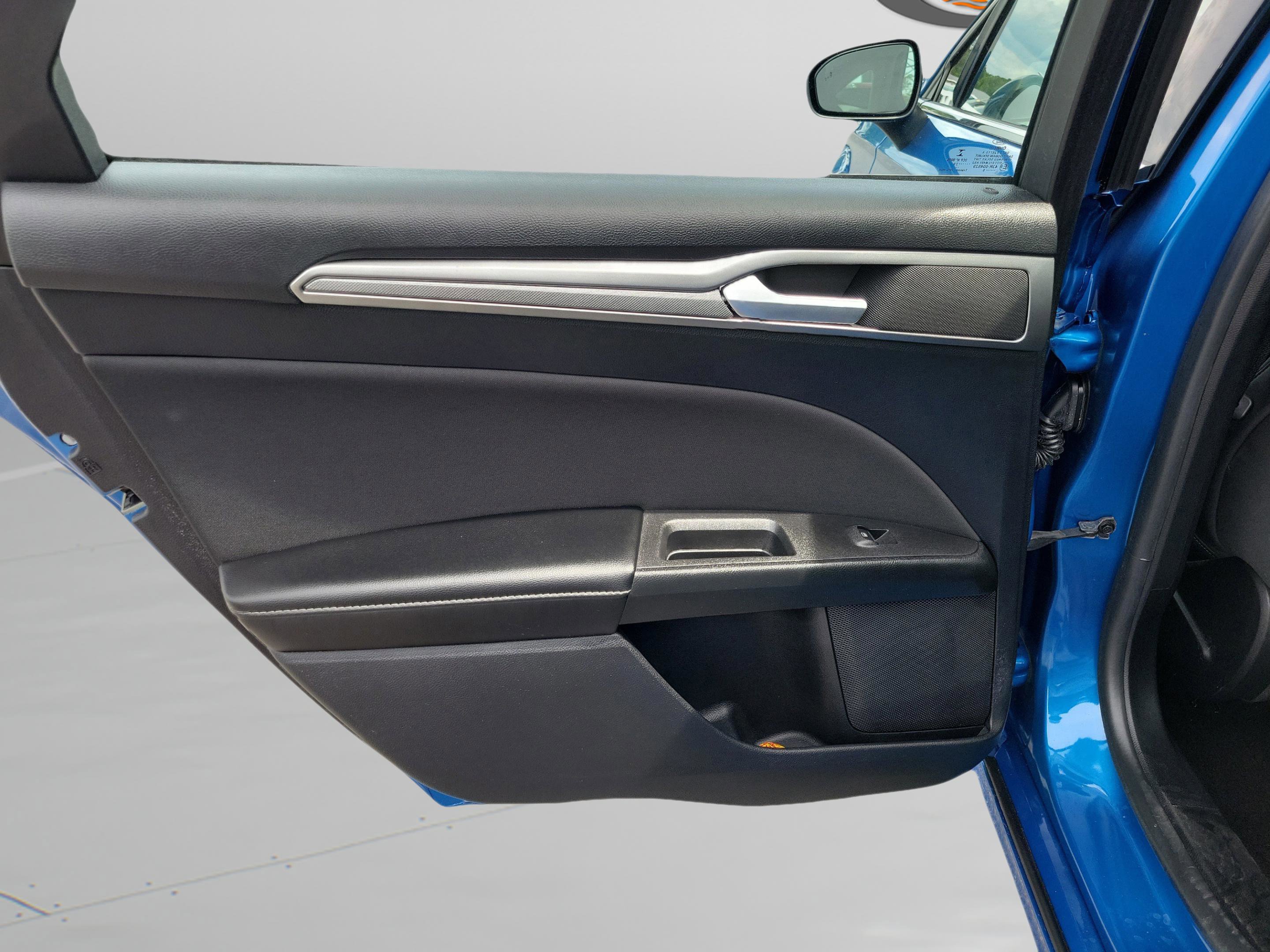 Certified 2020 Ford Fusion SE FWD image 11