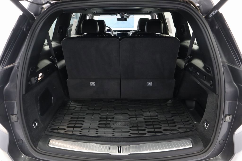 Used 2021 Jeep Grand Cherokee L Overland w/ Luxury Tech Group IV image 15