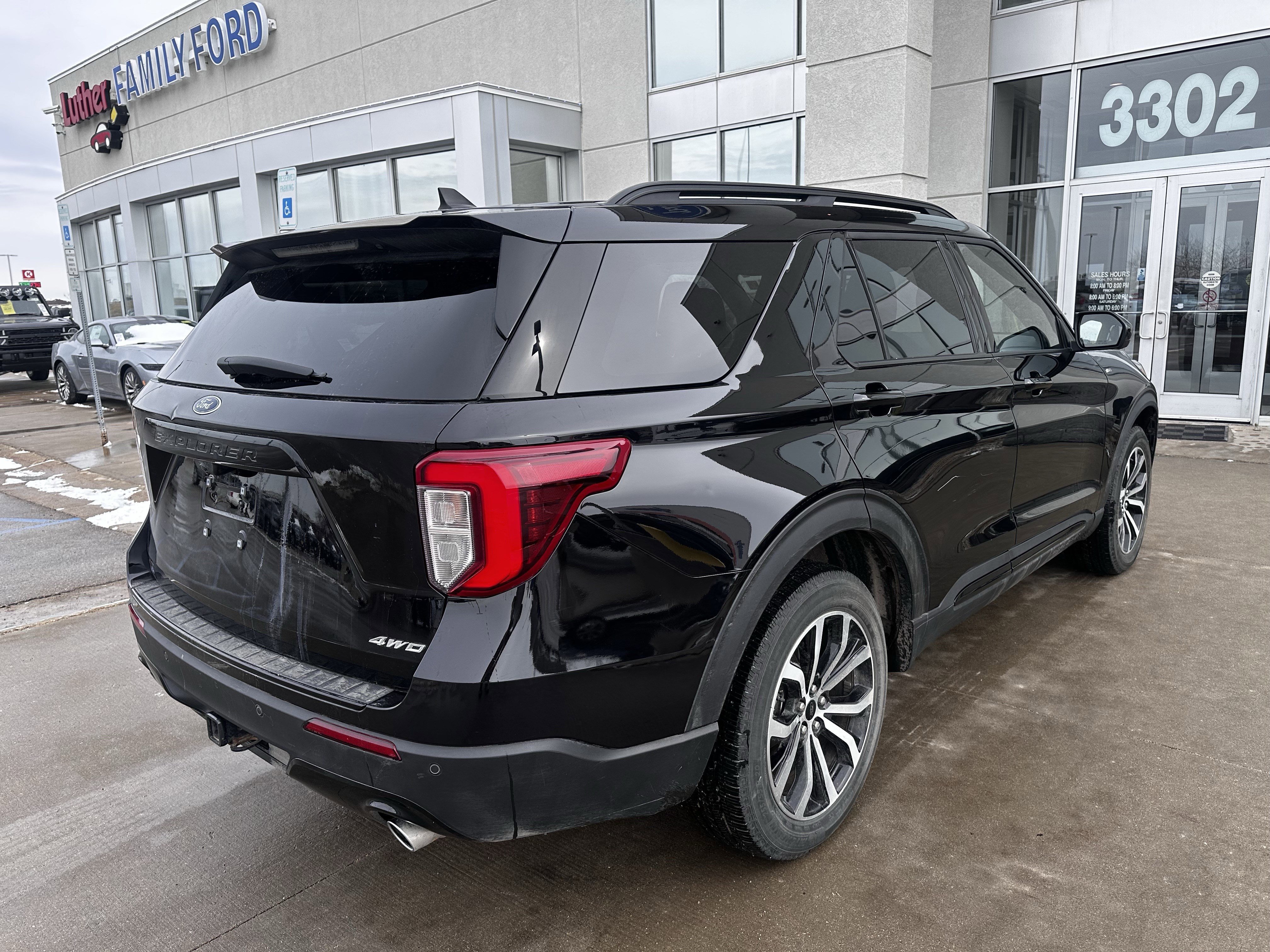 Certified 2023 Ford Explorer ST-Line w/ Class IV Trailer Tow Package image 3