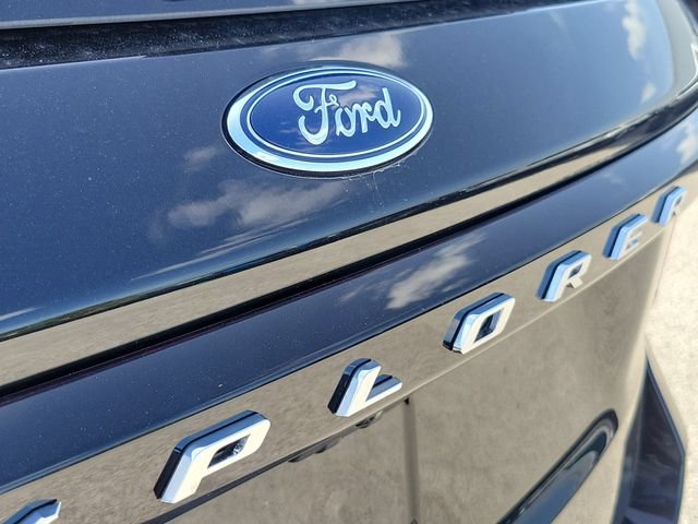Certified 2025 Ford Explorer Active w/ Active Comfort Package RWD image 5