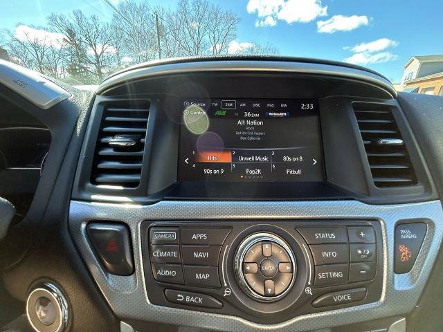 Used 2017 Nissan Pathfinder SL w/ SL Tech Package image 16