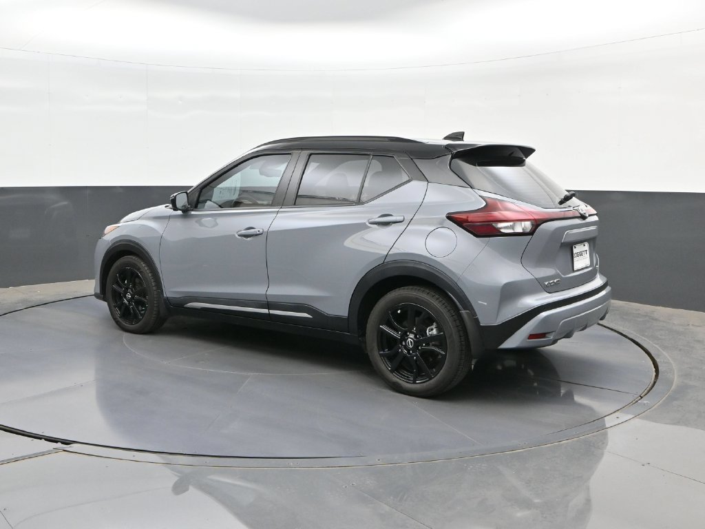 Used 2022 Nissan Kicks SR w/ Interior Electronics Package FWD image 5