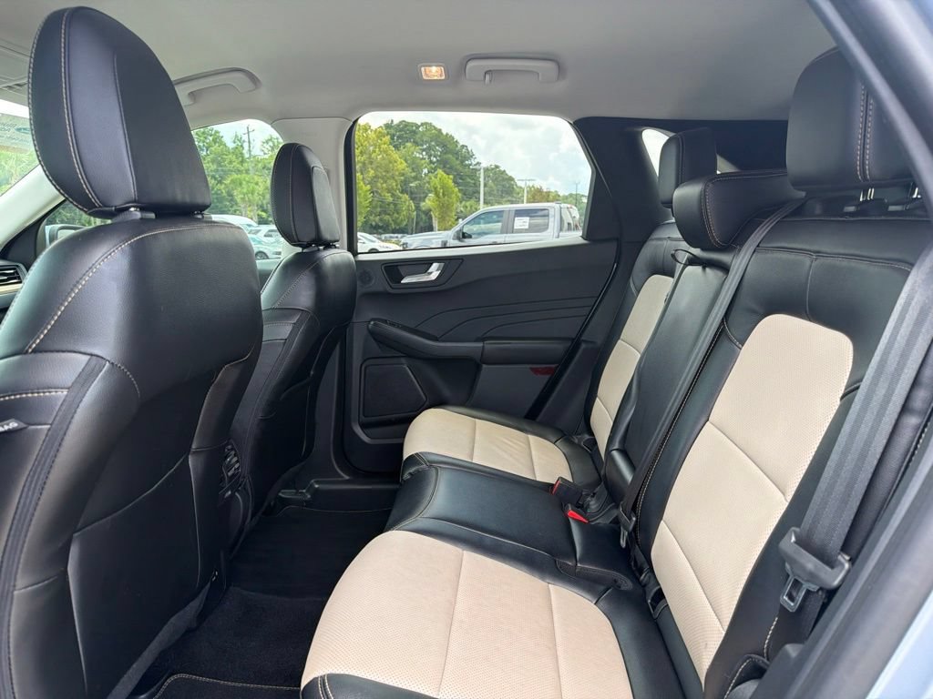 Certified 2022 Ford Escape Titanium w/ Titanium Elite Package FWD image 15