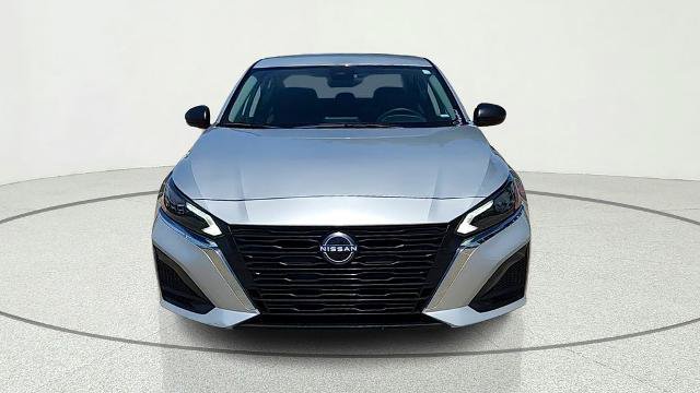 Used 2024 Nissan Altima 2.5 SV FWD image 2