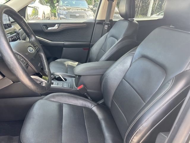 Certified 2020 Ford Escape Titanium w/ Titanium Premium Package 2.0 FWD image 6