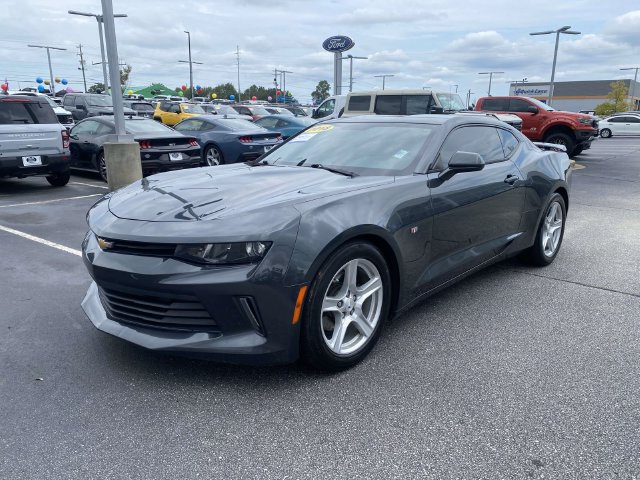 Used 2018 Chevrolet Camaro LT RWD image 3