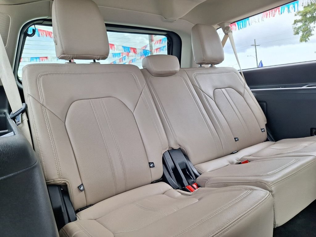 Certified 2022 Ford Expedition Max Limited RWD image 29
