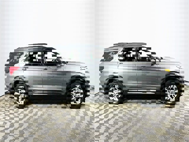 Certified 2021 Ford Explorer XLT w/ Class III Trailer Tow Package image 2