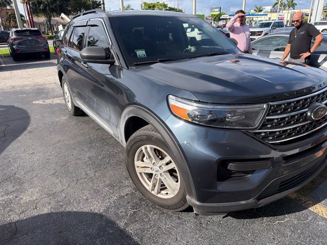 Certified 2024 Ford Explorer XLT RWD image 3