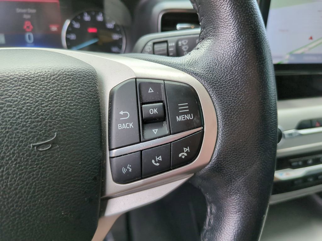 Certified 2022 Ford Explorer XLT w/ Equipment Group 202A RWD image 33