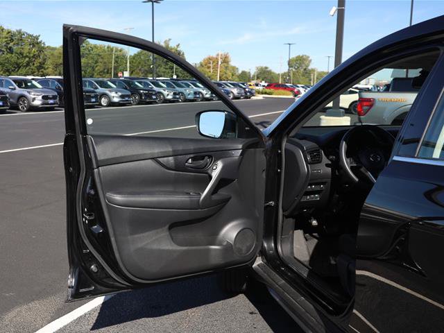 Used 2020 Nissan Rogue S AWD/4WD image 18