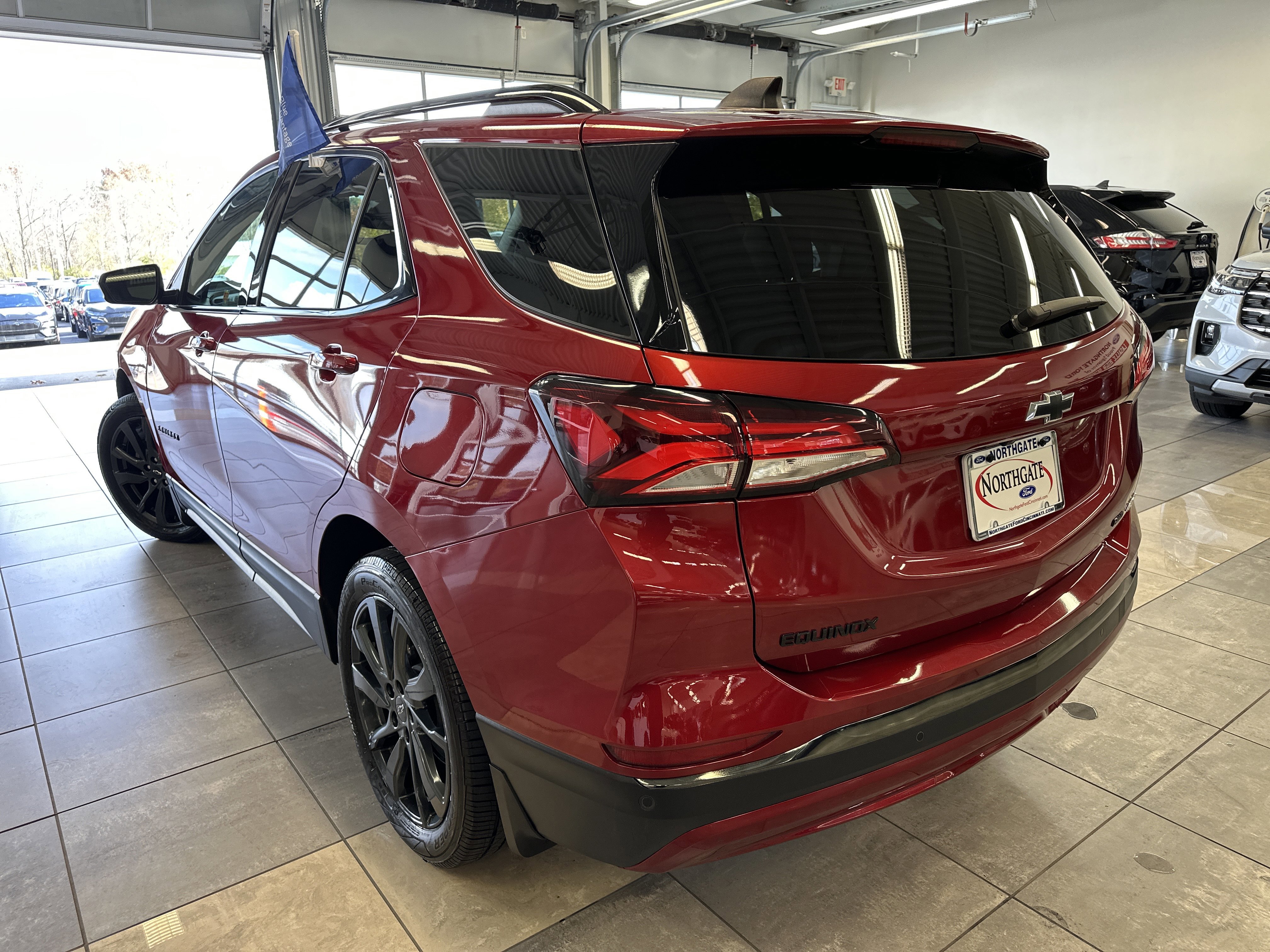 Used 2023 Chevrolet Equinox RS image 3