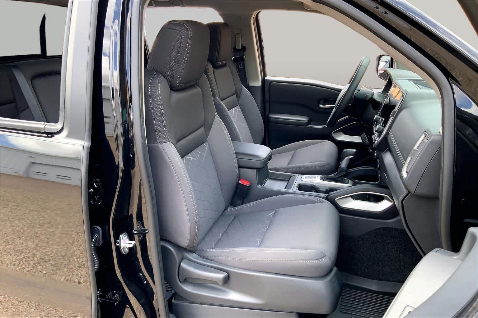Used 2026 Nissan Frontier SV w/ All-Weather Content Package AWD/4WD image 9