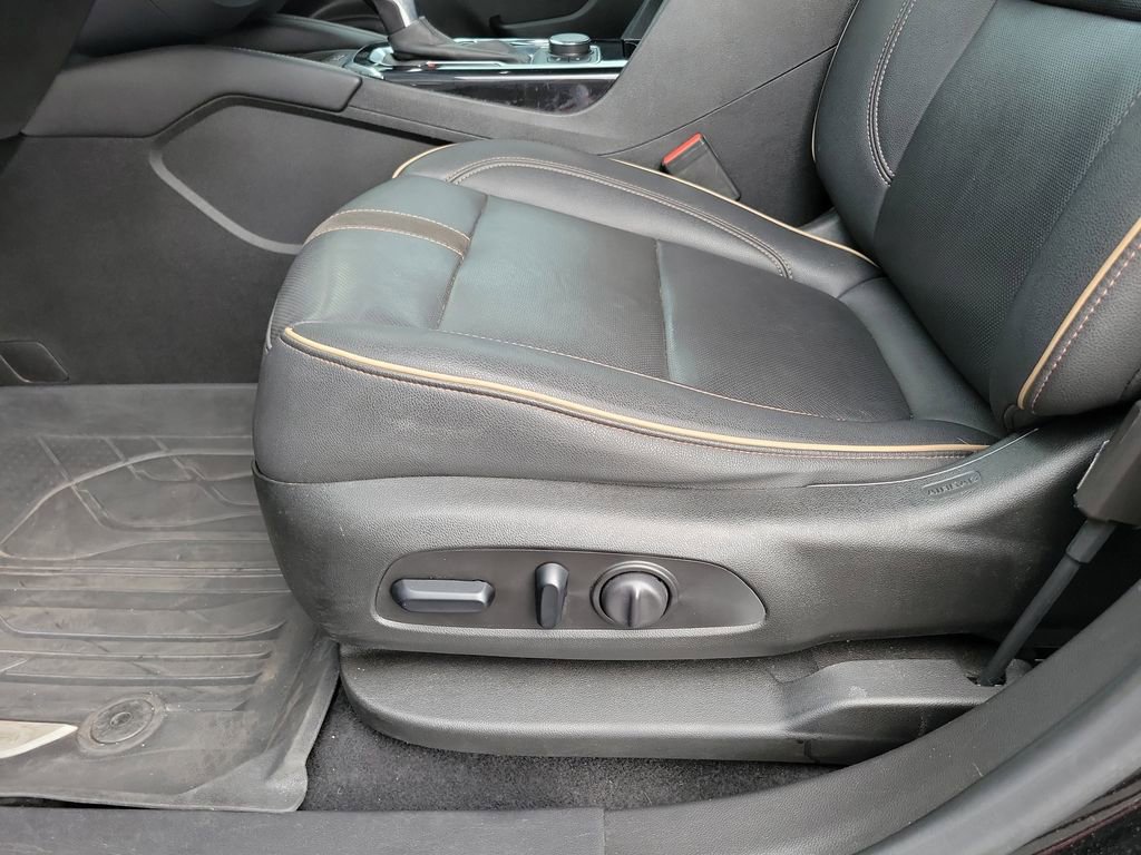 Used 2021 Chevrolet Blazer Premier w/ Driver Confidence II Package FWD image 19