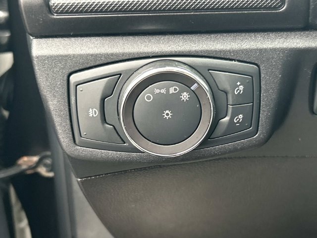 Certified 2018 Ford Fusion SE w/ Equipment Group 201A FWD image 30