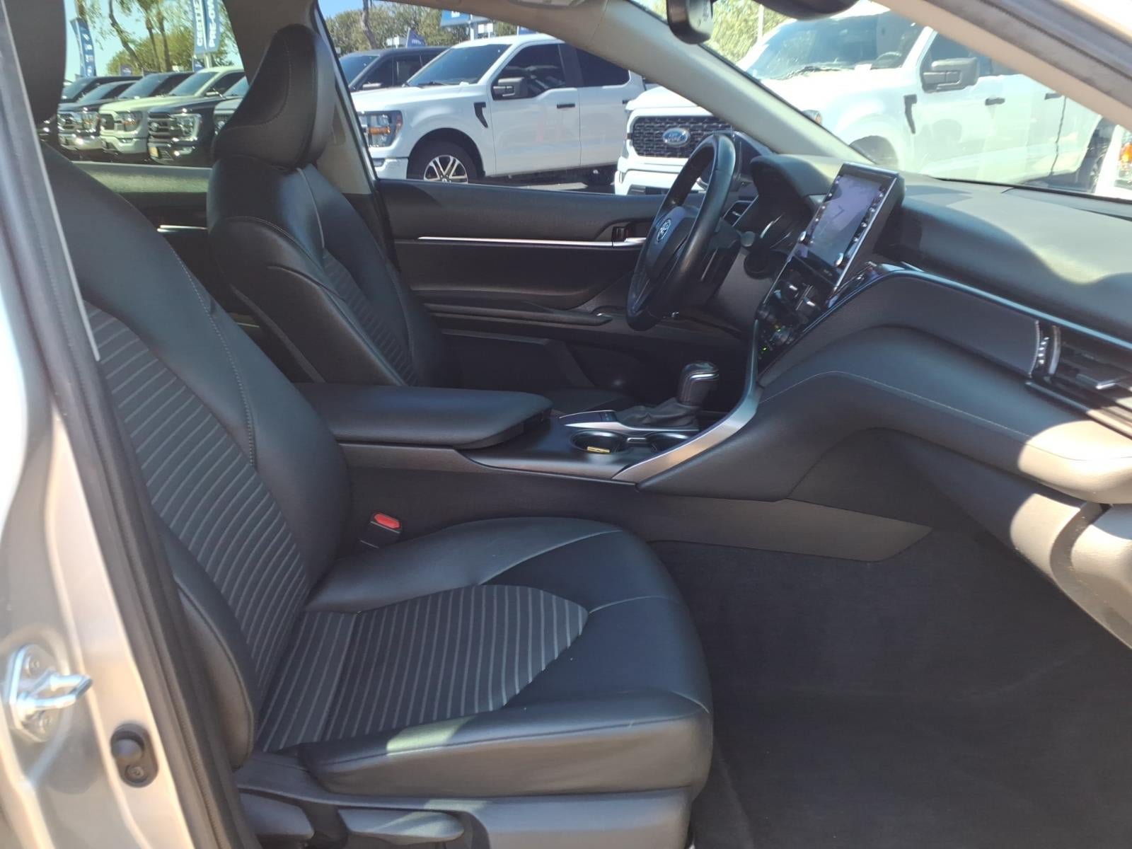 Used 2022 Toyota Camry SE w/ TRD Appearance Package (TMS) FWD image 11