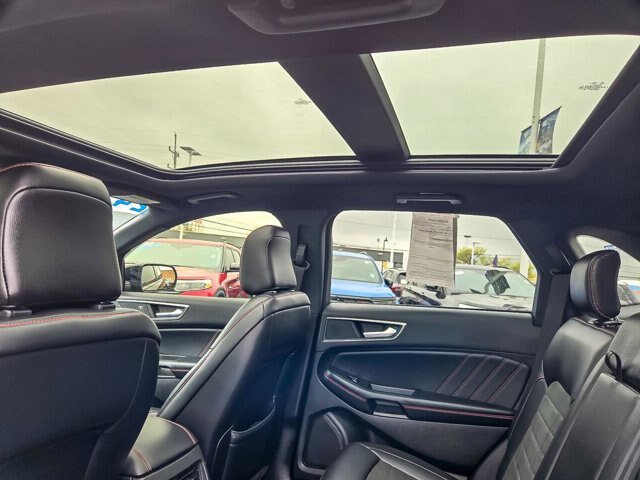 Certified 2024 Ford Edge ST-Line AWD/4WD image 16