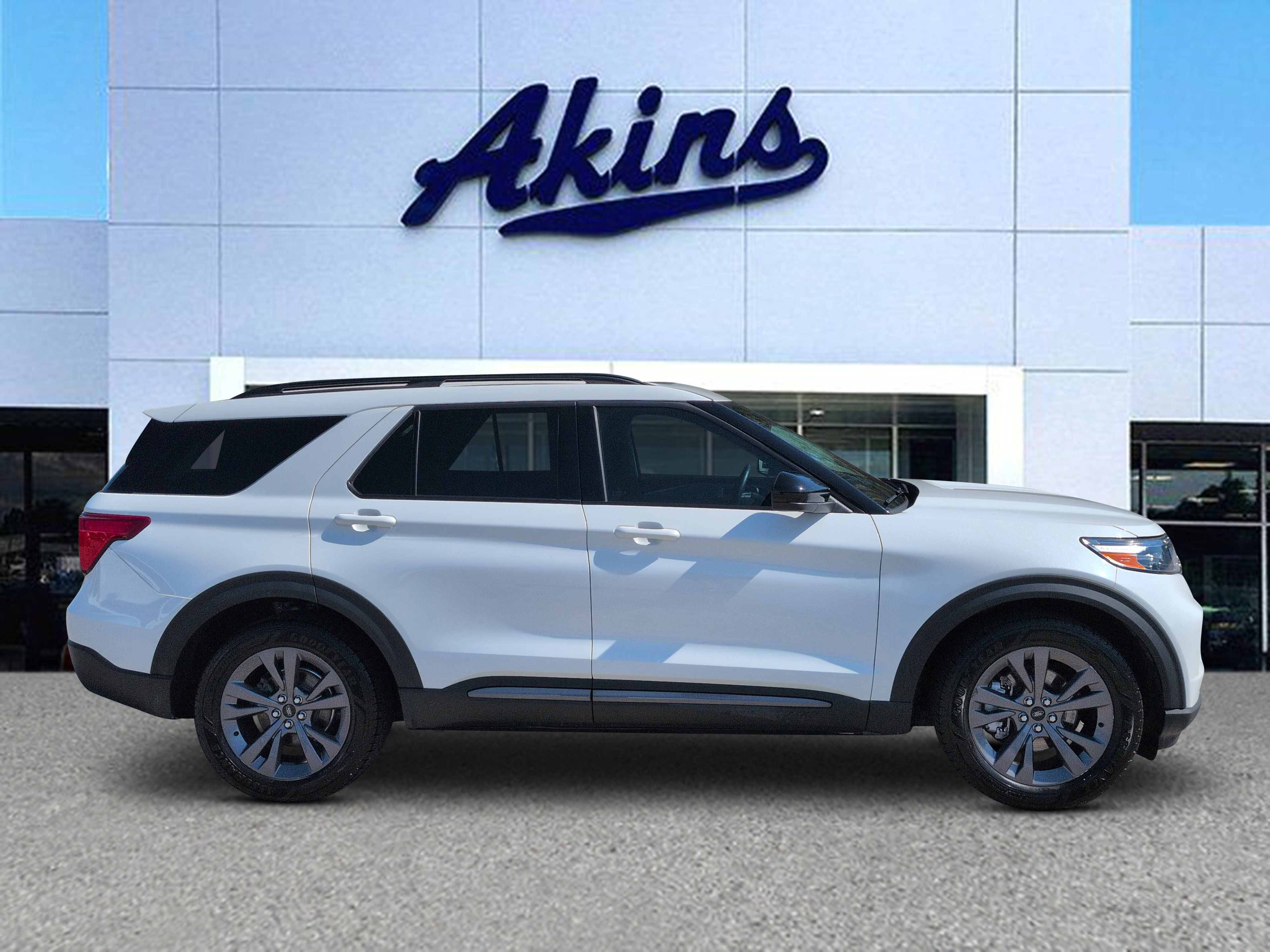 Certified 2023 Ford Explorer XLT w/ Equipment Group 202A