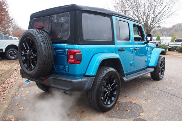 Used 2024 Jeep Wrangler Unlimited Sahara w/ Technology Group image 7