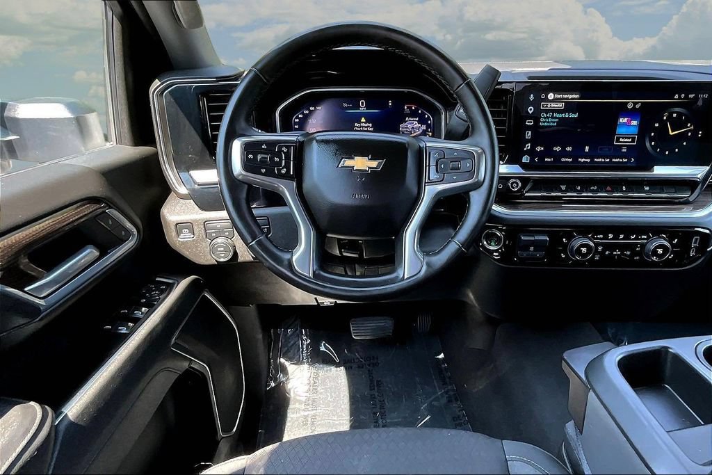 Used 2025 Chevrolet Silverado 2500 LT w/ Convenience Package AWD/4WD image 11