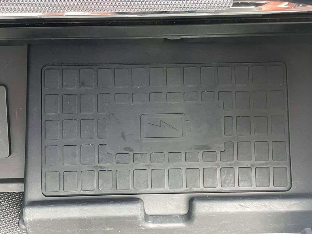 Certified 2022 Ford F150 Raptor w/ Equipment Group 801A High image 24