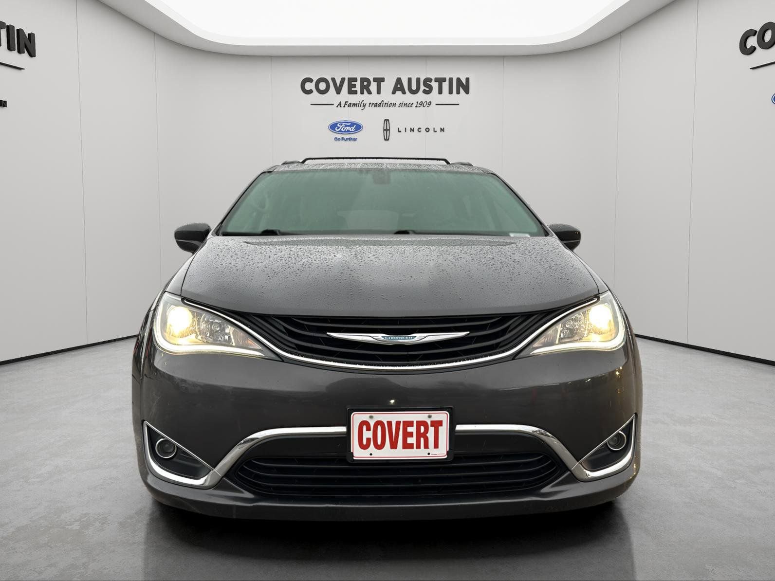 Used 2018 Chrysler Pacifica Touring Plus image 8