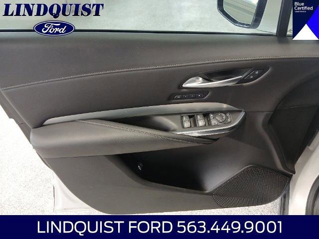 Used 2023 Cadillac XT4 Premium Luxury w/ Technology Package AWD/4WD image 13