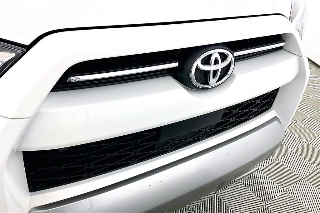 Used 2024 Toyota 4Runner TRD Off-Road Premium image 23