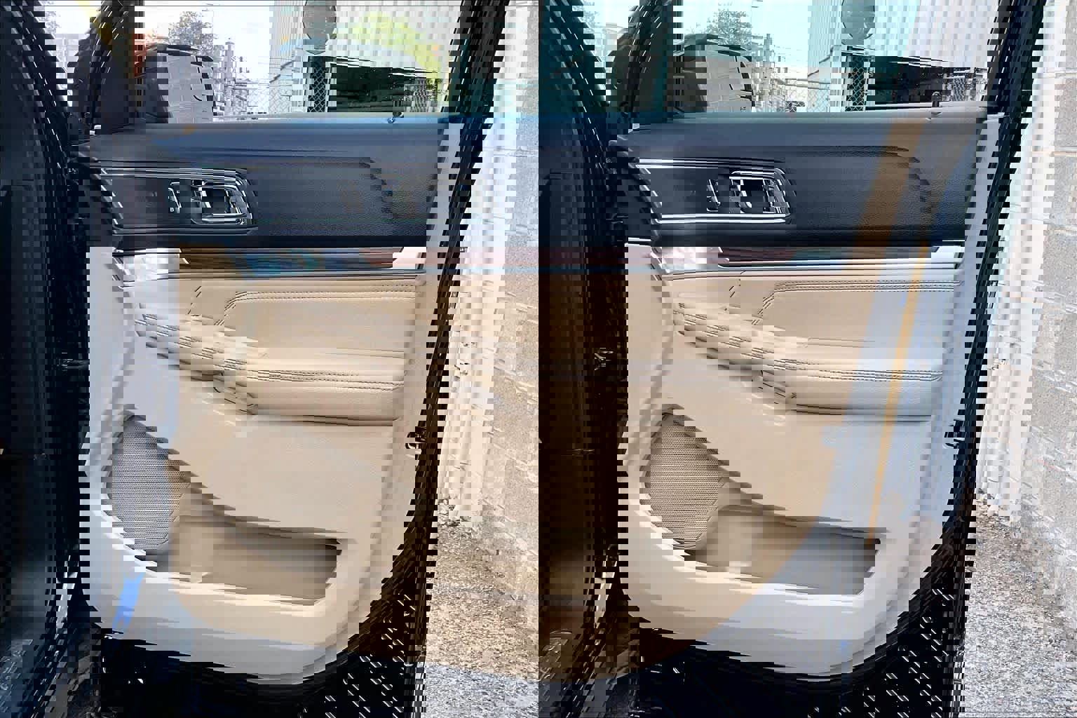 Certified 2017 Ford Explorer Limited image 23