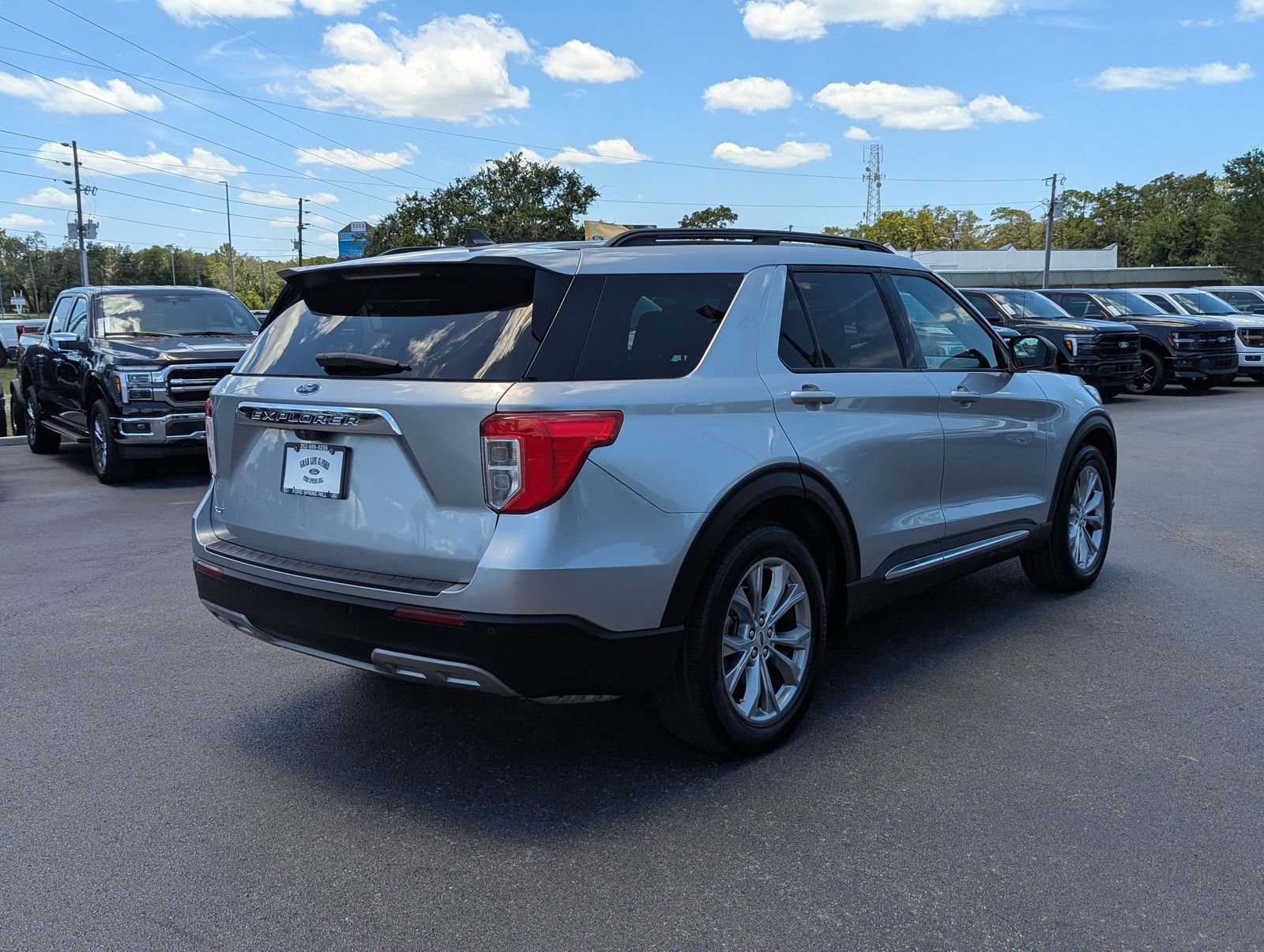 Certified 2023 Ford Explorer XLT w/ Equipment Group 202A RWD image 5