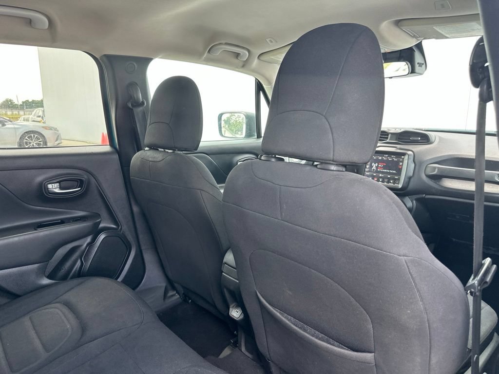 Used 2022 Jeep Renegade Latitude AWD/4WD image 27