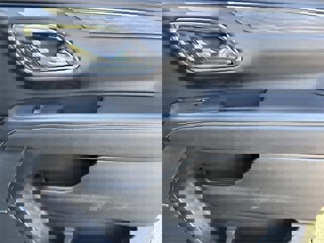 Used 2021 GMC Yukon XL SLT image 24