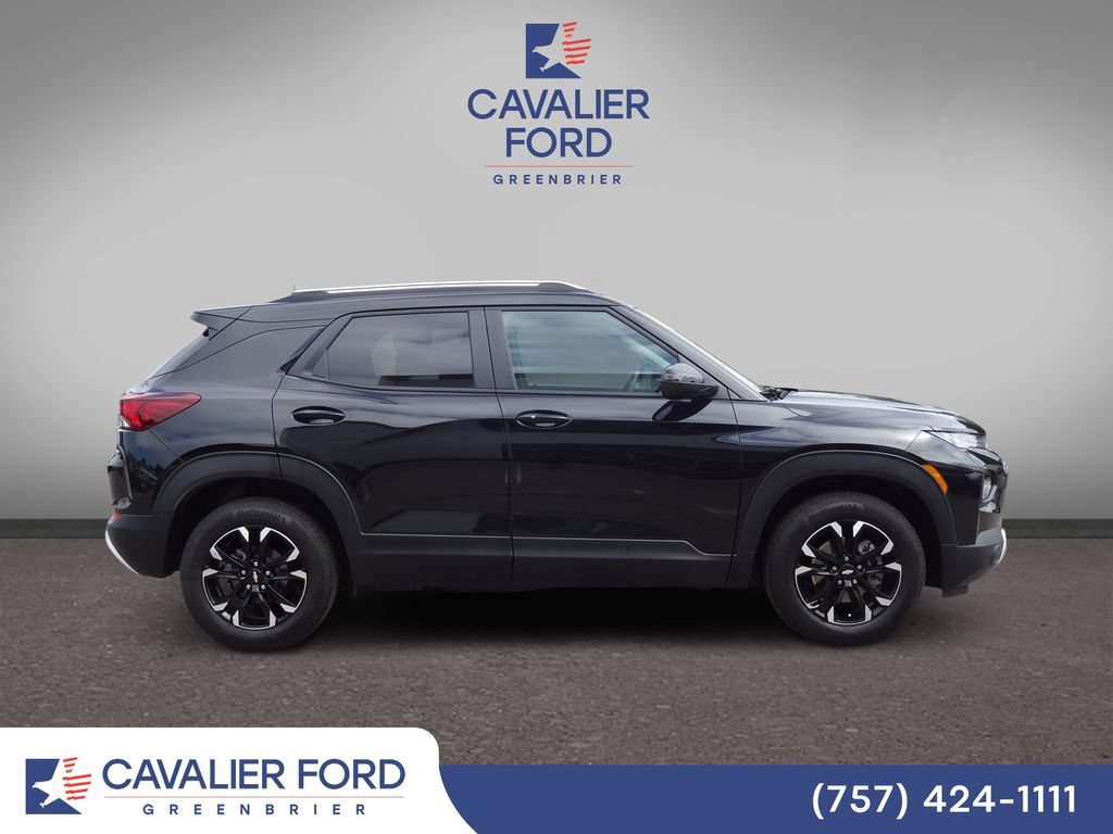 Used 2022 Chevrolet TrailBlazer LT w/ Convenience Package AWD/4WD image 2