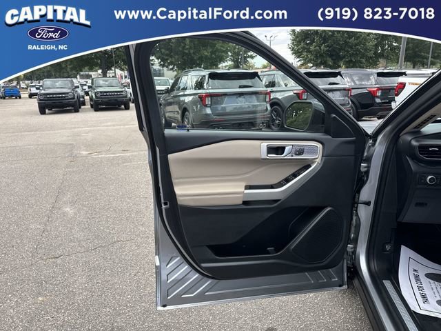 Certified 2022 Ford Explorer Limited w/ Hybrid Equipment Group 310A image 19
