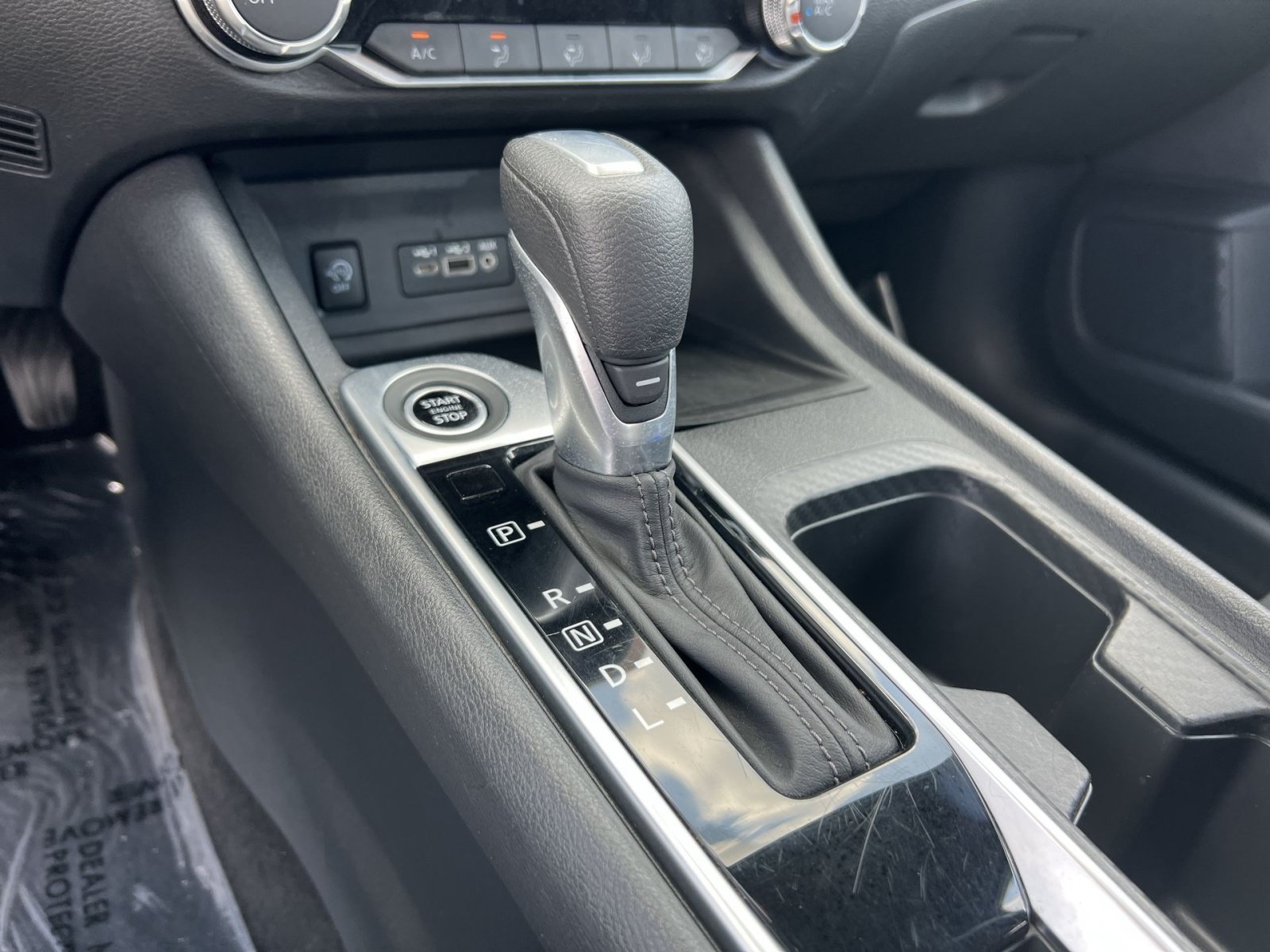 Used 2025 Nissan Sentra SV FWD image 29